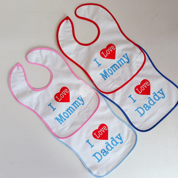 Limited Offer – Large Cotton Waterproof Baby Bibs | “I Love Mommy” / “I Love Daddy” Designs