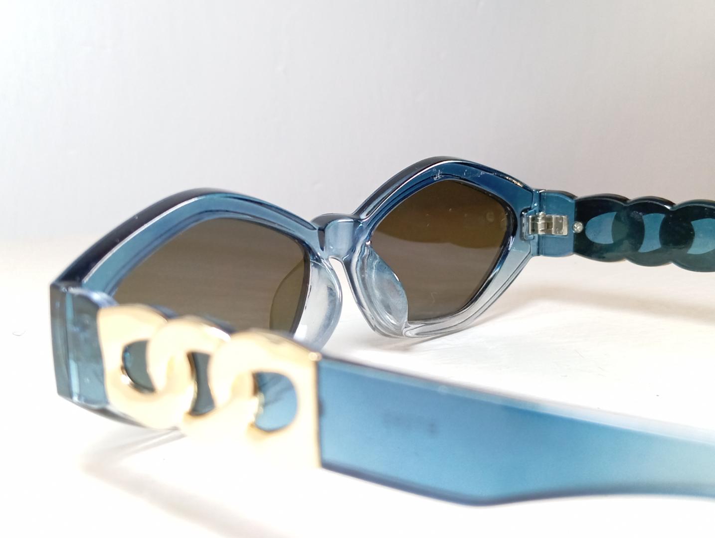 Reflective hexagon sunglasses