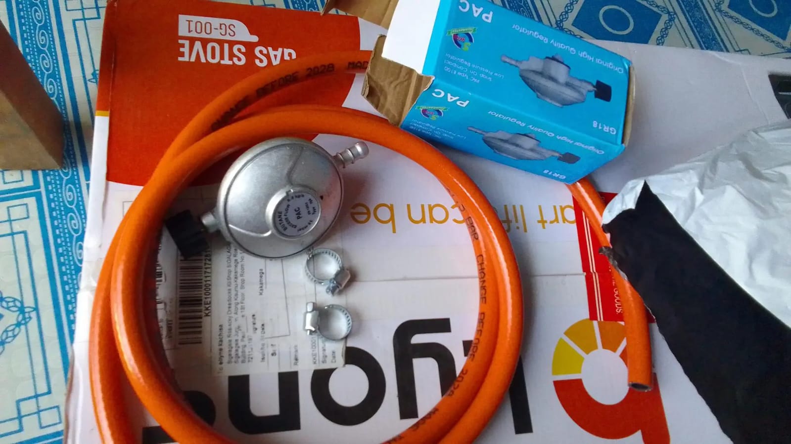 👌♦️UNWRAP AMAZING OFFERS Regulator 6KG + Hose Gas Pipe 2M Plus clips,The major being the connection of gas between the gas cylinder and the cooking burner