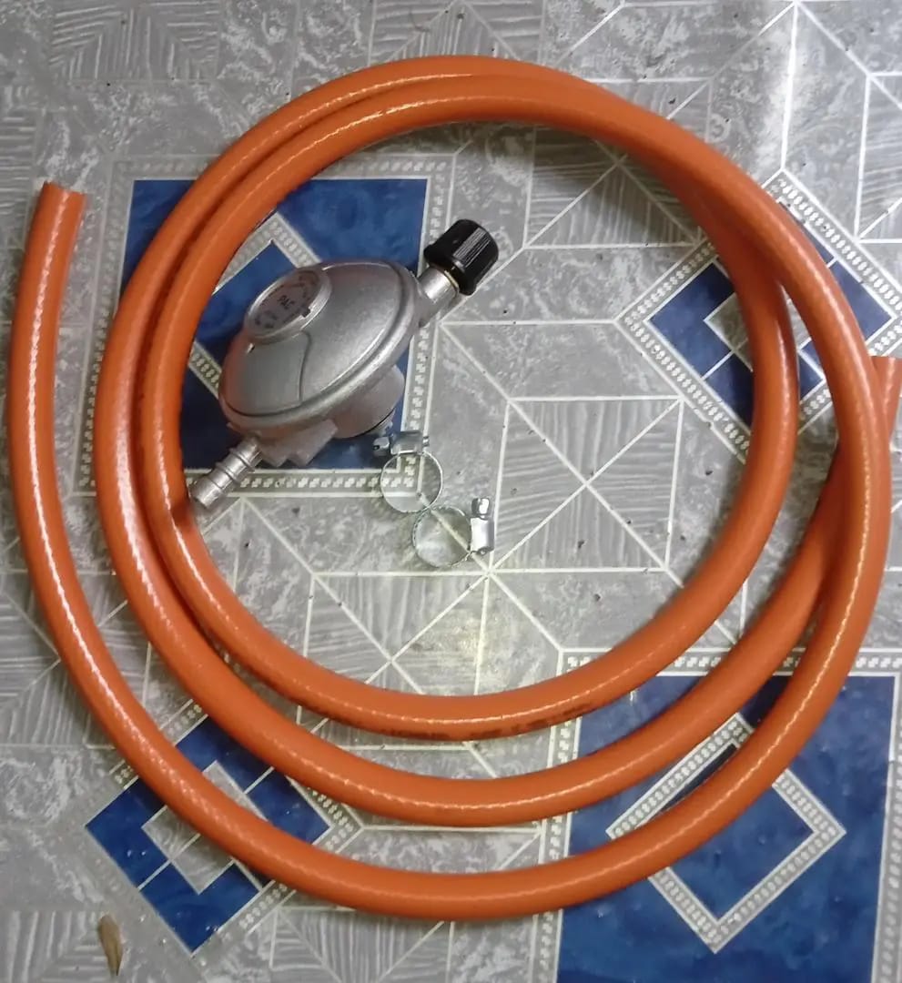 👌♦️UNWRAP AMAZING OFFERS Regulator 6KG + Hose Gas Pipe 2M Plus clips,The major being the connection of gas between the gas cylinder and the cooking burner