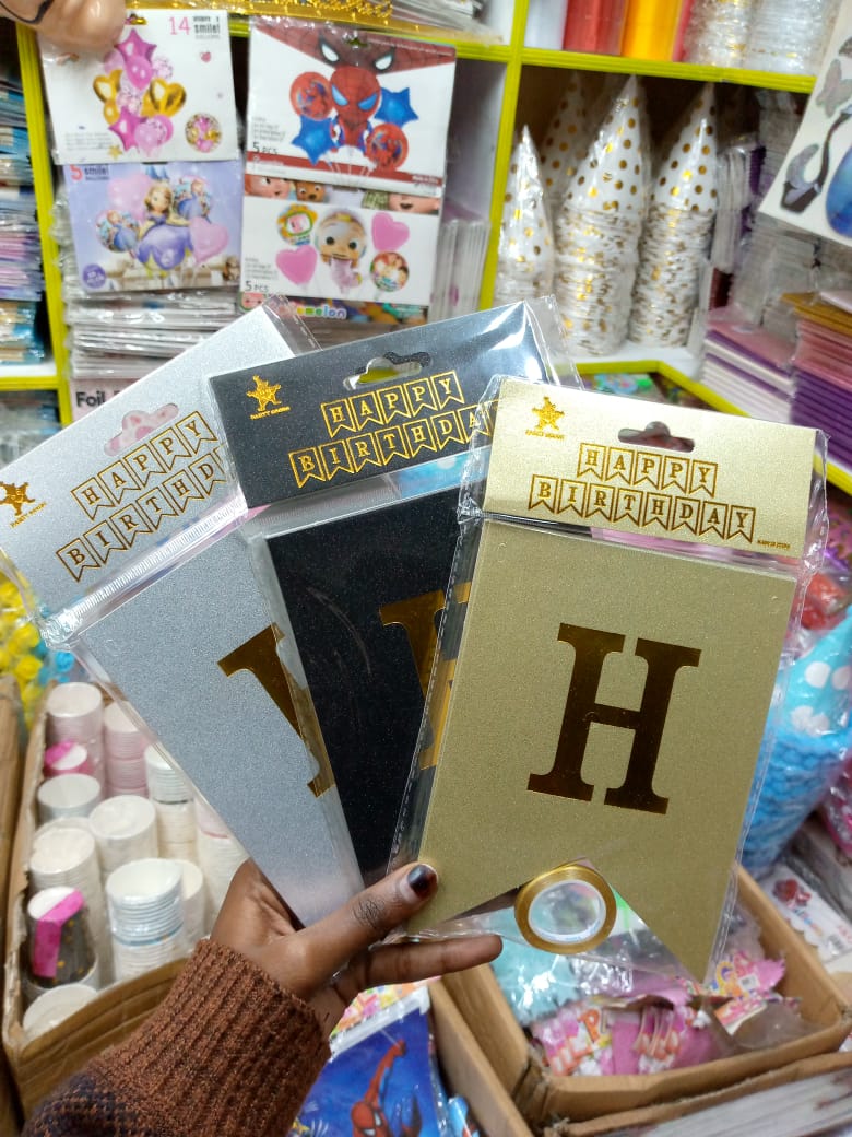 💕BIRTHDAY BANNER👌a collection of birthday banners which spell out HAPPY BIRTHDAY. a perfect piece for your birthday celebrations. they pieces come with strings by which you can hang on the wall. the