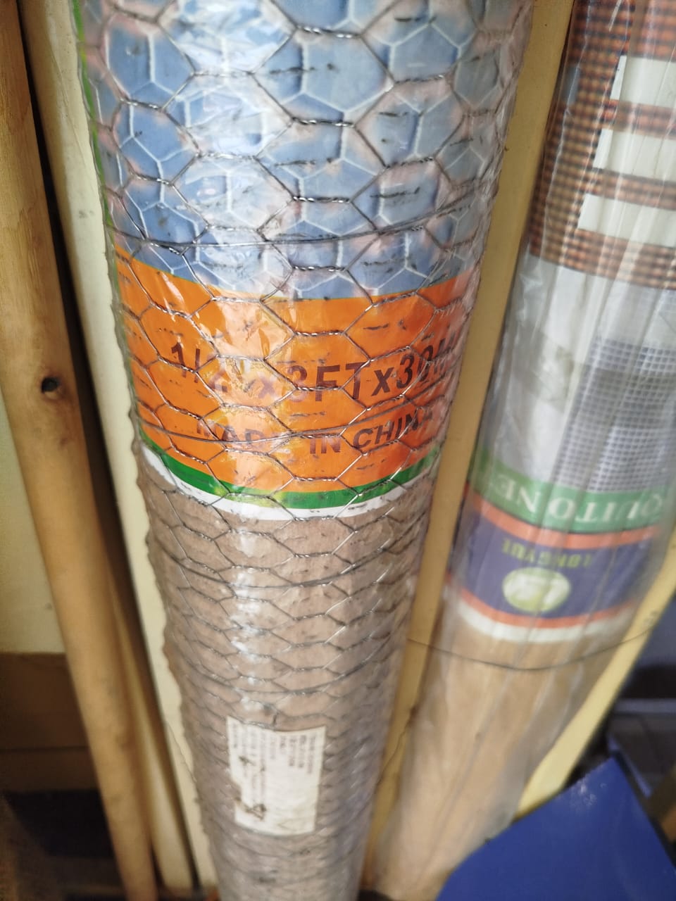 Heavy-Duty Chicken Wire Mesh – ½" x 3ft x 30m Roll

Secure, shape, and shield with confidence using our ½ inch galvanized chicken wire mesh, the ultimate all-purpose fencing solution for your home, ga