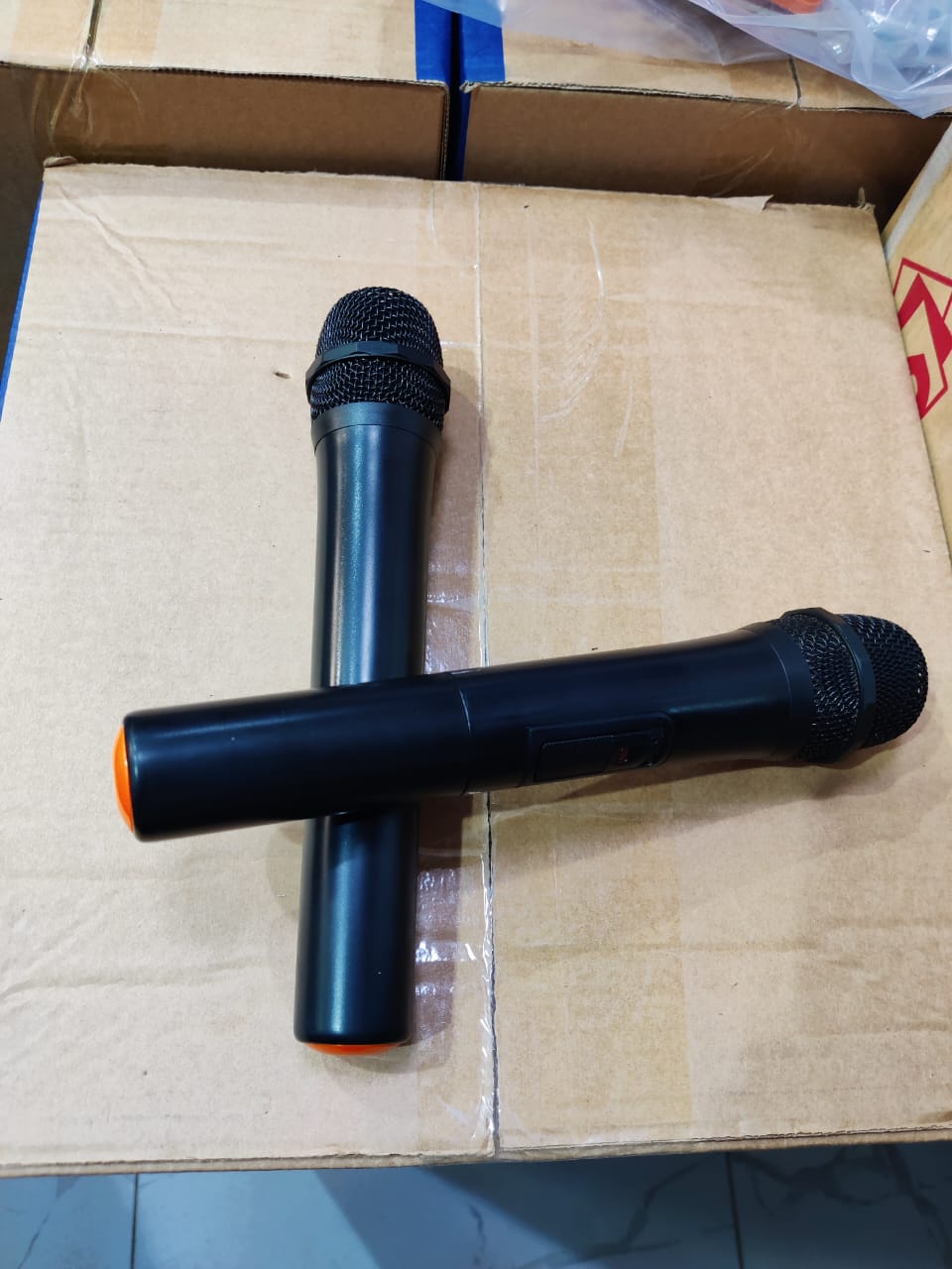 "Plug In & Be Heard 🎤 – Tagwood Wireless Mic: One Mic, Endless Moments!"

Add more voice to the vibe with the Tagwood Additional Wireless Microphone – the perfect companion for your Tagwood speaker s