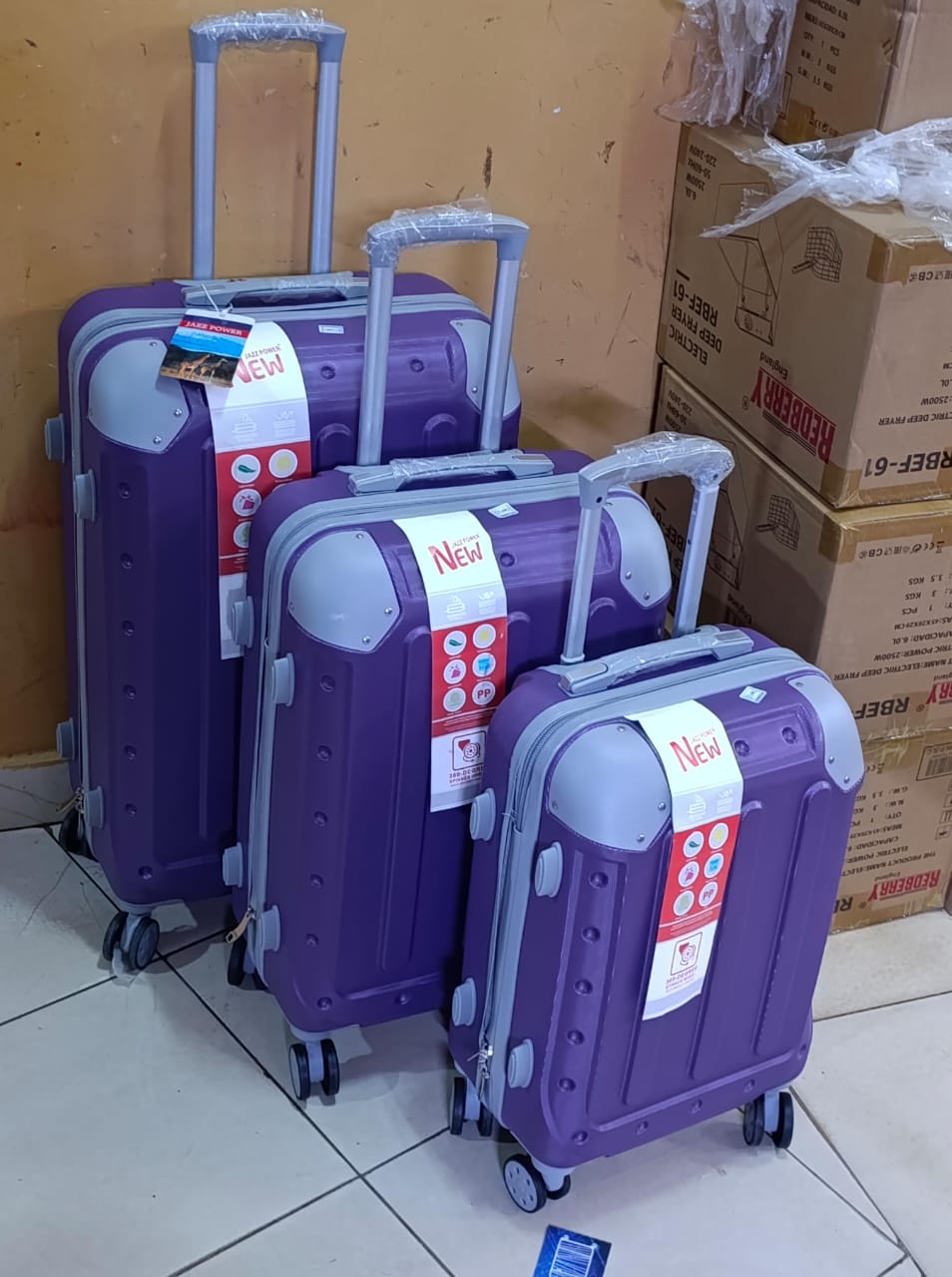 *PRICE DROP*
3 in 1 Luxurious Fibre Suitcase*

▪️Zipper closure frame.
▪️360 Easy-glide spinner wheels.
▪️Telescopic handle system locks in multiple levels to adapt.
▪️Compression straps keep clothing