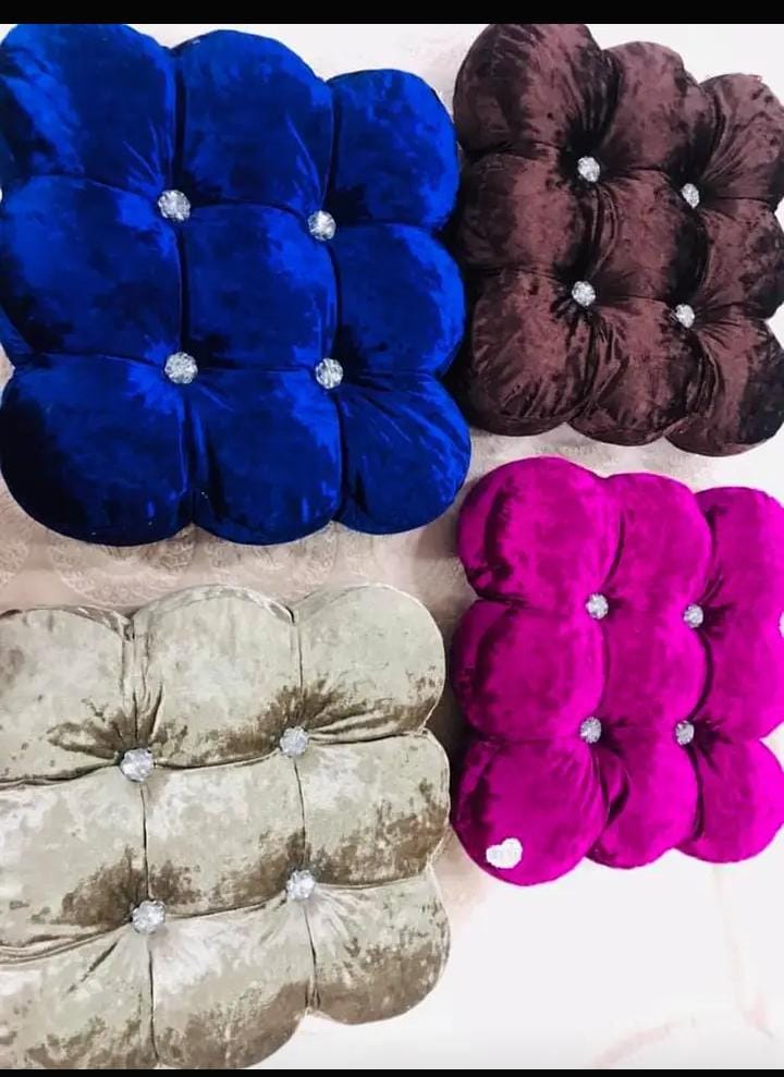 ✨Comfy & Stylish Seat Pads (38×38cm)✨
Add a pop of color and extra comfort to your chairs with these soft, well-cushioned seat pads! Perfect for dining chairs, office seats, or patio furniture – they’