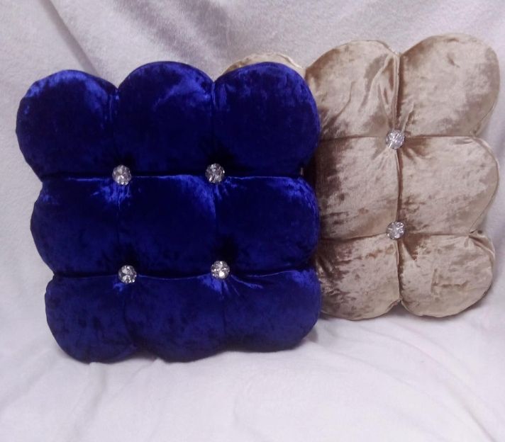 ✨Comfy & Stylish Seat Pads (38×38cm)✨
Add a pop of color and extra comfort to your chairs with these soft, well-cushioned seat pads! Perfect for dining chairs, office seats, or patio furniture – they’