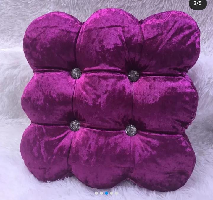 ✨Comfy & Stylish Seat Pads (38×38cm)✨
Add a pop of color and extra comfort to your chairs with these soft, well-cushioned seat pads! Perfect for dining chairs, office seats, or patio furniture – they’