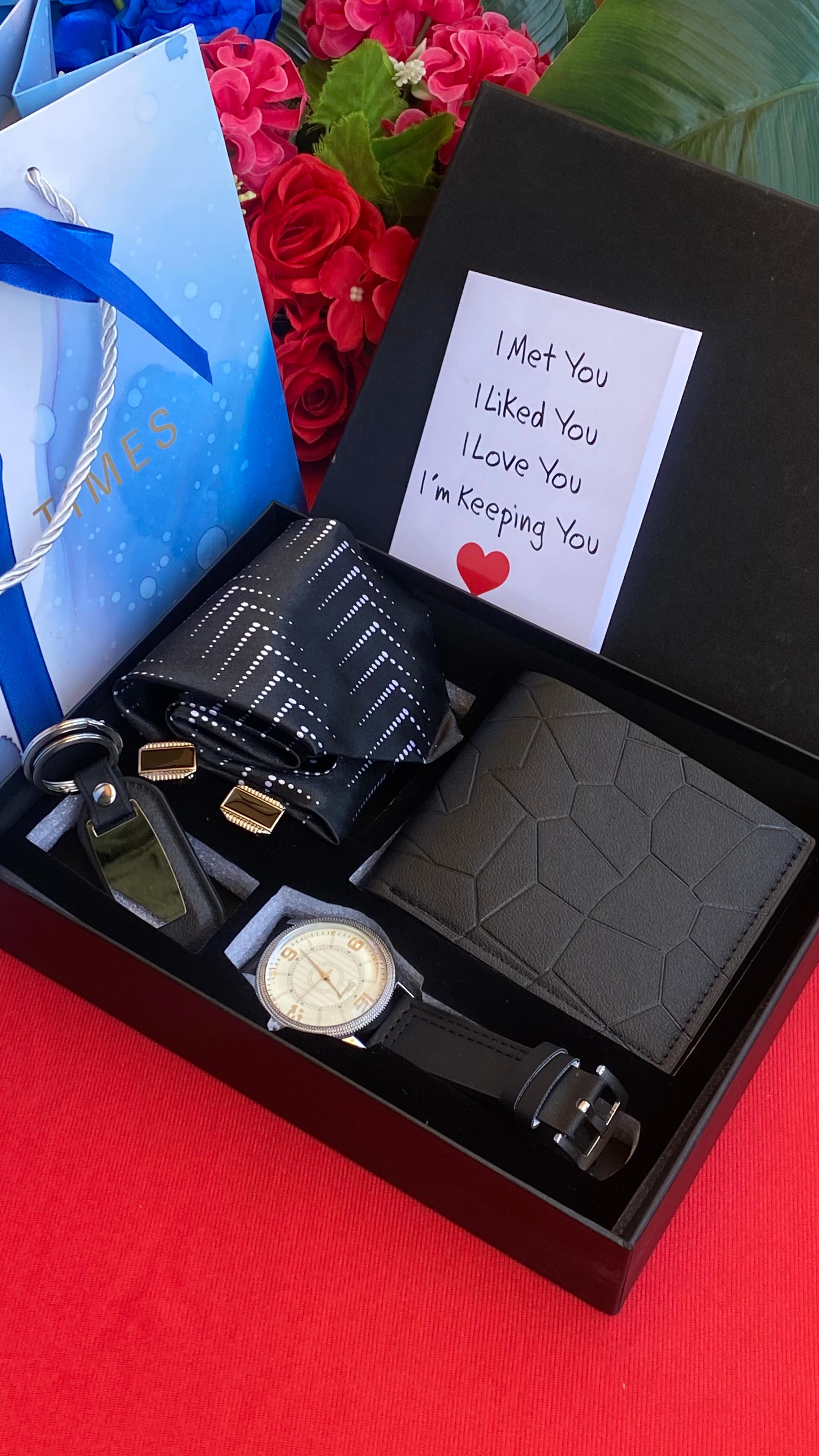 MEN VALENTINES GIFT PACK 
⌚️Watch
🔹Wallet
♠️Tie
♠️Cufflinks
♠️Keyholder

✅CARD &BAG