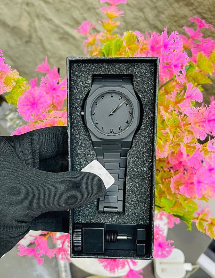 ARABIC AURA WATCH COMES IN A FREE GIFT BOX,ADJUSTING/RESIZING TOOL & EXTRA BATTERY*🔥

🔹Carbon Fiber Straps
🔹Battery powered
🔹Water Resistant
🔹Arabic Aura