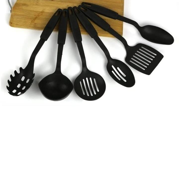 Non-Stick Plastic Cooking Spoons – 6-Piece Set 🔷
Upgrade your kitchen with this sleek and practical non-stick spoon set, designed for everyday cooking convenience 🍳✨
✔️ Classic Black Colour – stylis