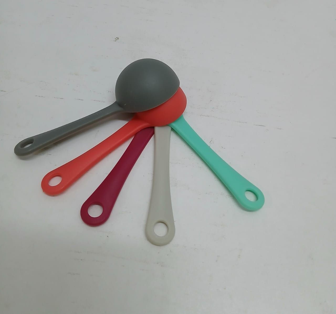 10pcs Colourful Measuring & Seasoning Spoons Set 🌈
Add colour, accuracy, and convenience to your kitchen with this vibrant 10-piece measuring & seasoning spoon set — perfect for everyday cooking and