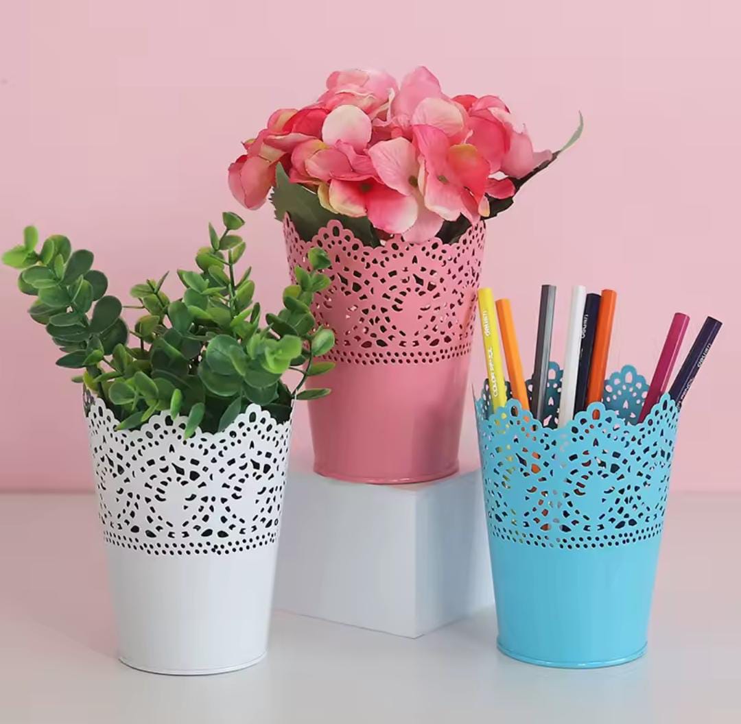 Multipurpose Storage Container | Spoon Holder | Flower Vase 🌸✨
Add beauty and organization to your space with this stylish multipurpose container, designed to blend functionality with elegance 🏡💖
✅