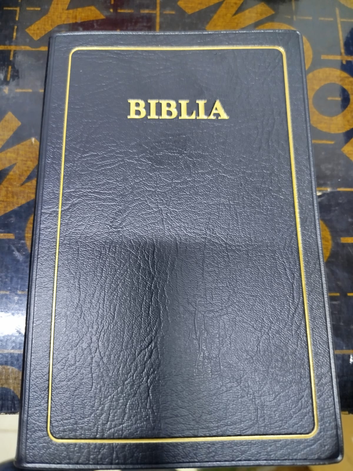 🤗🤗 UPGRADE YOUR SPIRITUAL WORLD 😇😇With New Translated Kiswahili Bible(BIBILIA) Best for ho e use to people who love Kiswahili language. Has a large text format,has a hard leather cover