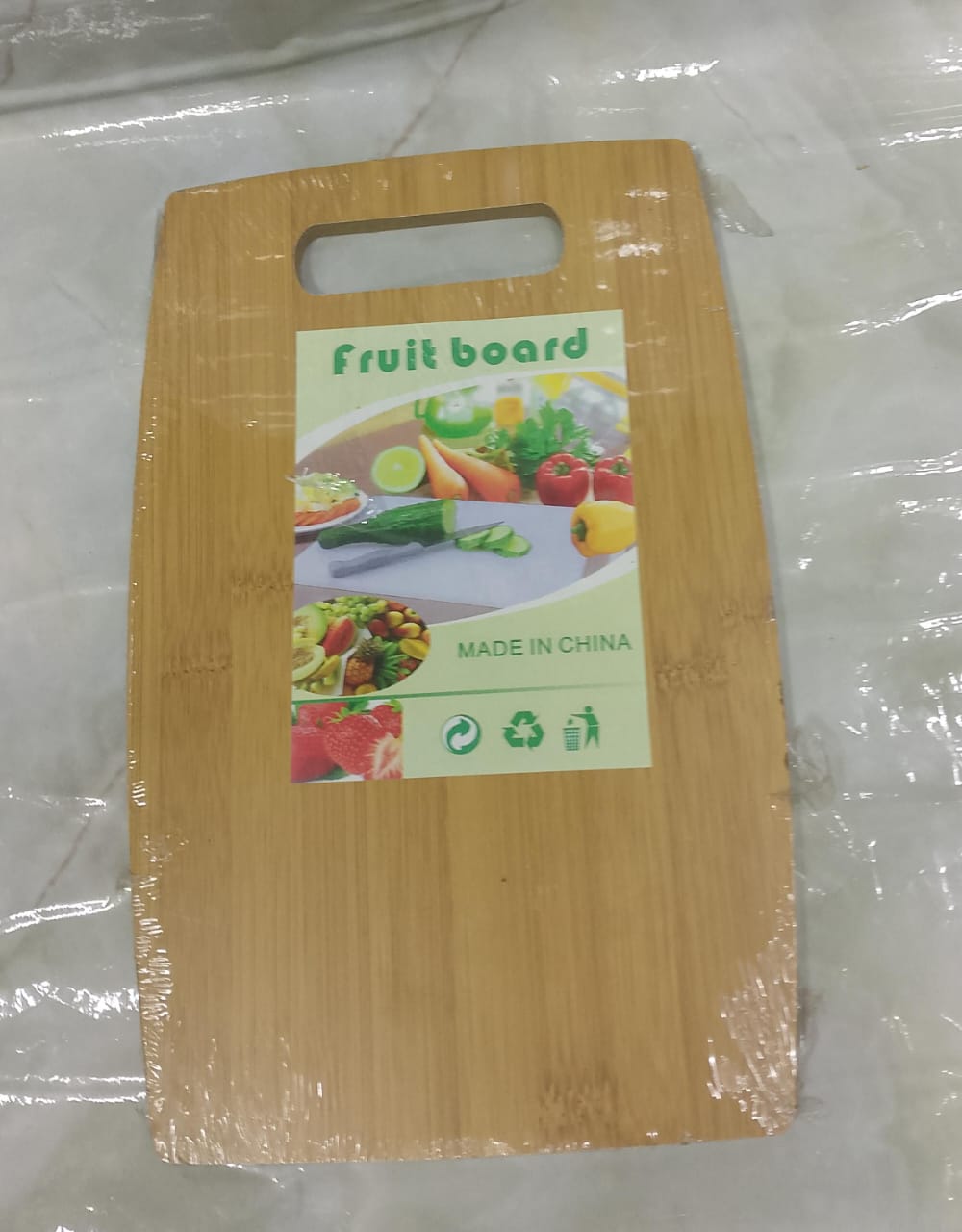 ✨🎀Small wooden chopping board now available 

perfect for slicing meats, fruits and vegetables
Designed with a convenient handle, it allows for easy storage
Bacterial resistant
Nonporous and long las