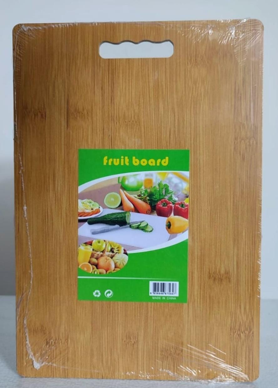 ✨🎀Small wooden chopping board now available 

perfect for slicing meats, fruits and vegetables
Designed with a convenient handle, it allows for easy storage
Bacterial resistant
Nonporous and long las