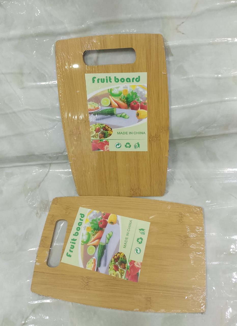 ✨🎀Small wooden chopping board now available 

perfect for slicing meats, fruits and vegetables
Designed with a convenient handle, it allows for easy storage
Bacterial resistant
Nonporous and long las