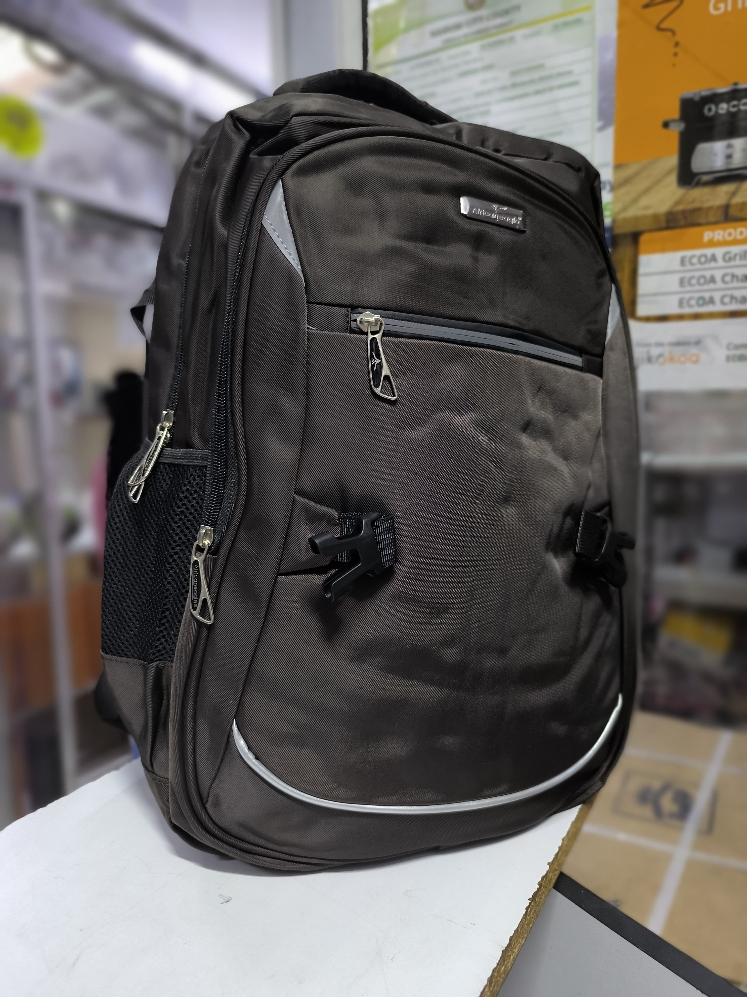 *New in* ‼️‼️ *quality large capacity backpack* .

Size : *42cm by 28cm*.

 

 *Perfect for grade 6-8/highschool students* .



 *Fit's a laptop perfectly*

 

 *Price* : *Discount



  *Colors as pos