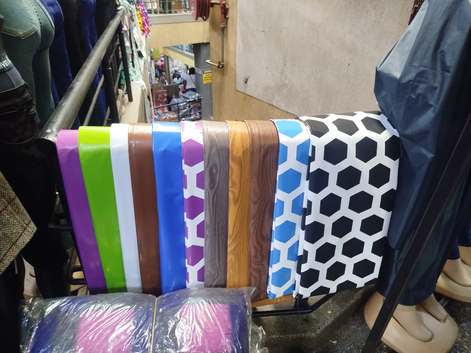 5x8 PVC Carpets – Stylish, Durable & Easy to Maintain ✨
Upgrade your space with these high-quality 5x8 PVC carpets, designed for both style and practicality. Perfect for homes, offices, or any area wh