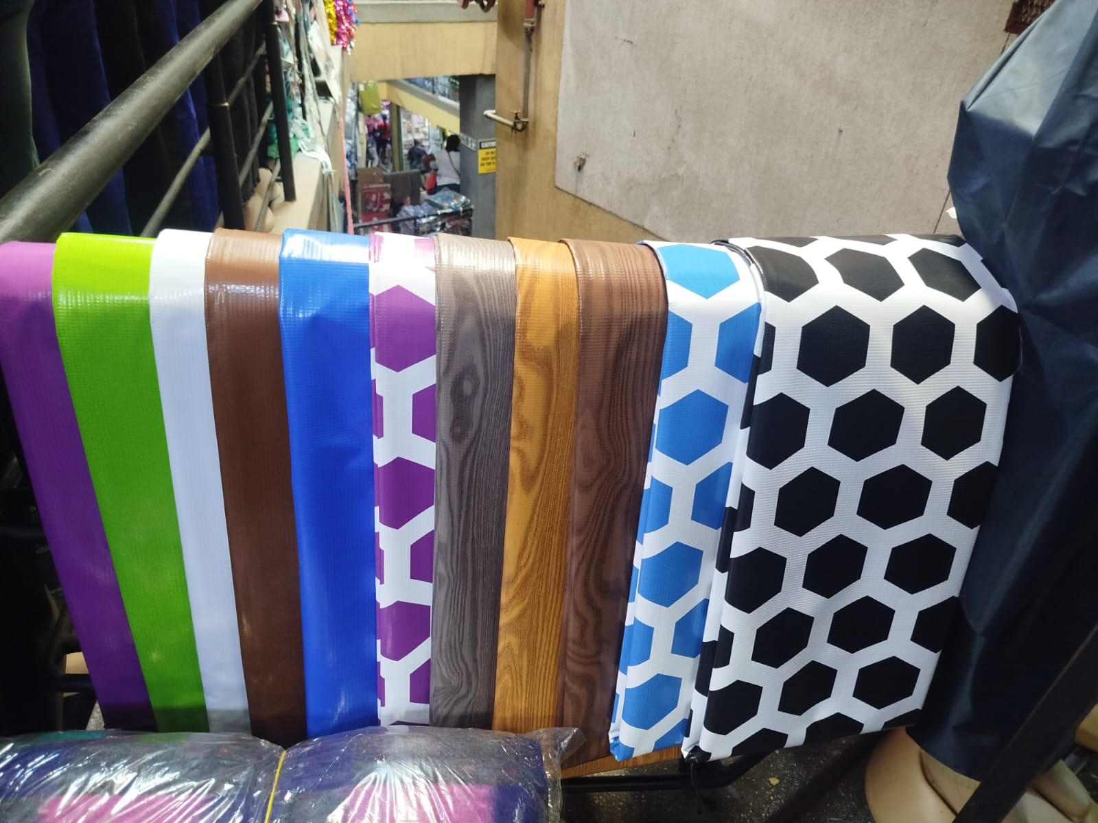 5x8 PVC Carpets – Stylish, Durable & Easy to Maintain ✨
Upgrade your space with these high-quality 5x8 PVC carpets, designed for both style and practicality. Perfect for homes, offices, or any area wh