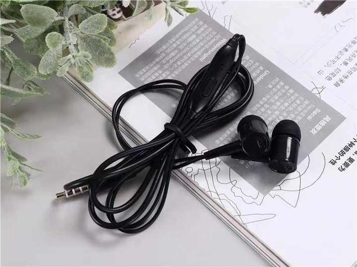 Best Seller Wired Earphones Running Sport Earphones 3.5mm Earphone Noise-isolating In-Ear Subwoofer Earplugs With Mic For All Phones