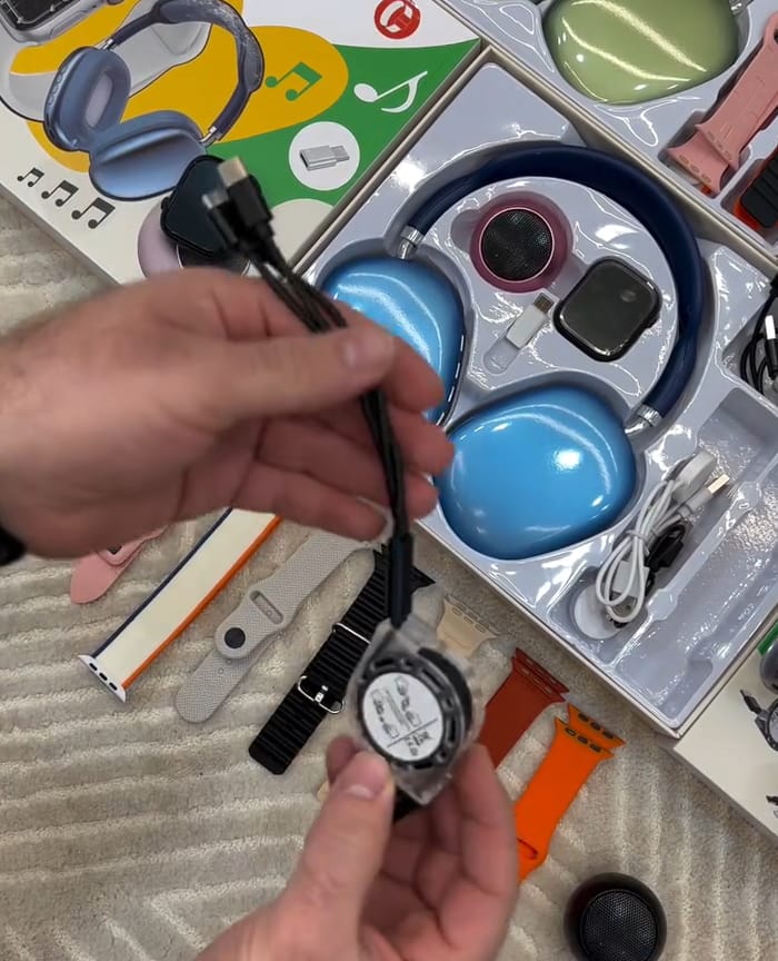 D-P9 Latest Fashion Smart Watch for Men & Women: Waterproof Make/Answer Call Smart Watches for Android/iPhone comes with a pair of headphones, a bluetooth speaker, 7straps, an OTG Lighting to type-C