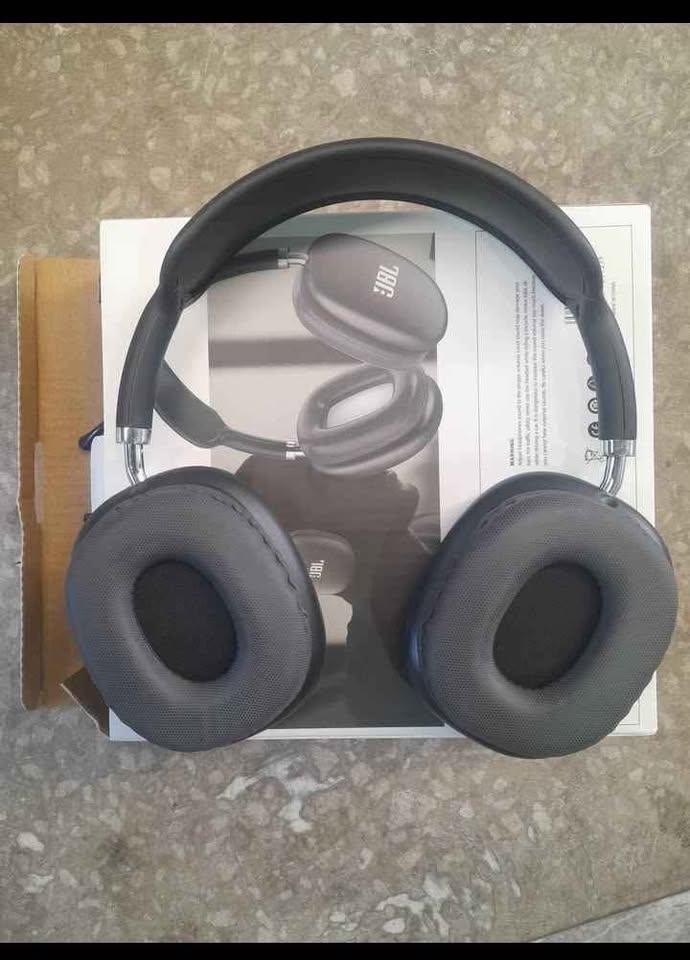 I12 Headphones Wireless Headphones/earphones/earpods/airpods heavy bass for women and men fancy fashion headphones for kids/girls/boys