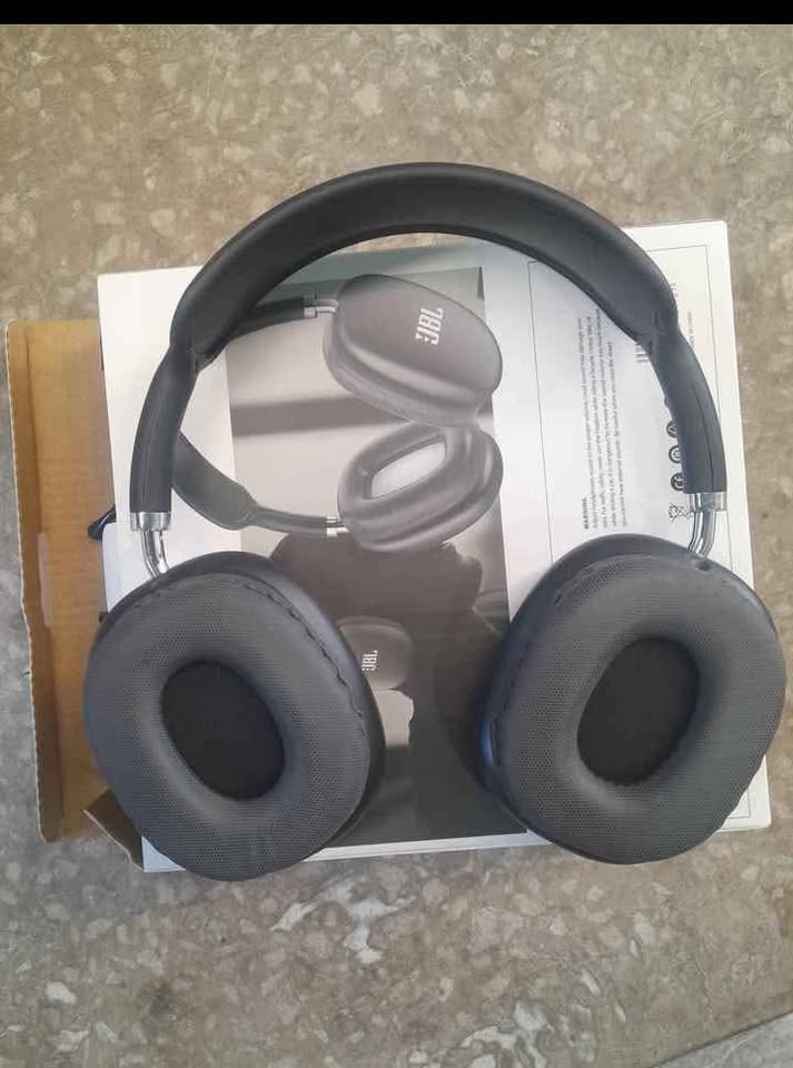 I12 Headphones Wireless Headphones/earphones/earpods/airpods heavy bass for women and men fancy fashion headphones for kids/girls/boys