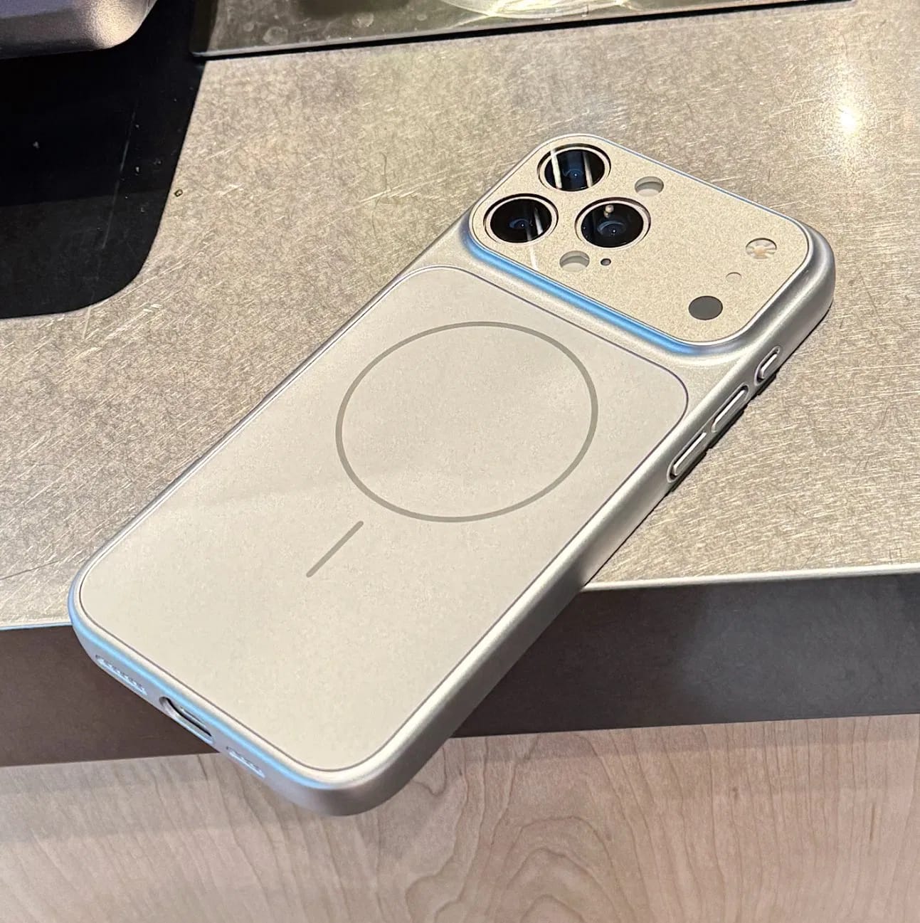 Apple iphone 17 Pro Max Clear Magsafe Cover/Case Luxury Magsafe Lens protectors for  iPhone17 Pro Max