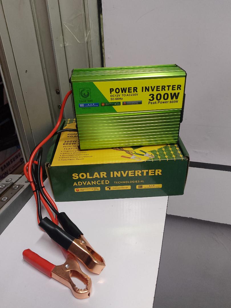 Solar max solar inverter which converts DC power to AC power 300W continuous power and 600W peak power DC 12v to AC 230V 50-60Hz