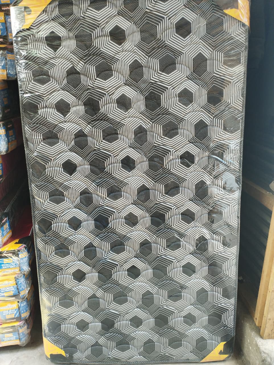 3½×6×8 inch quilted high density mattress