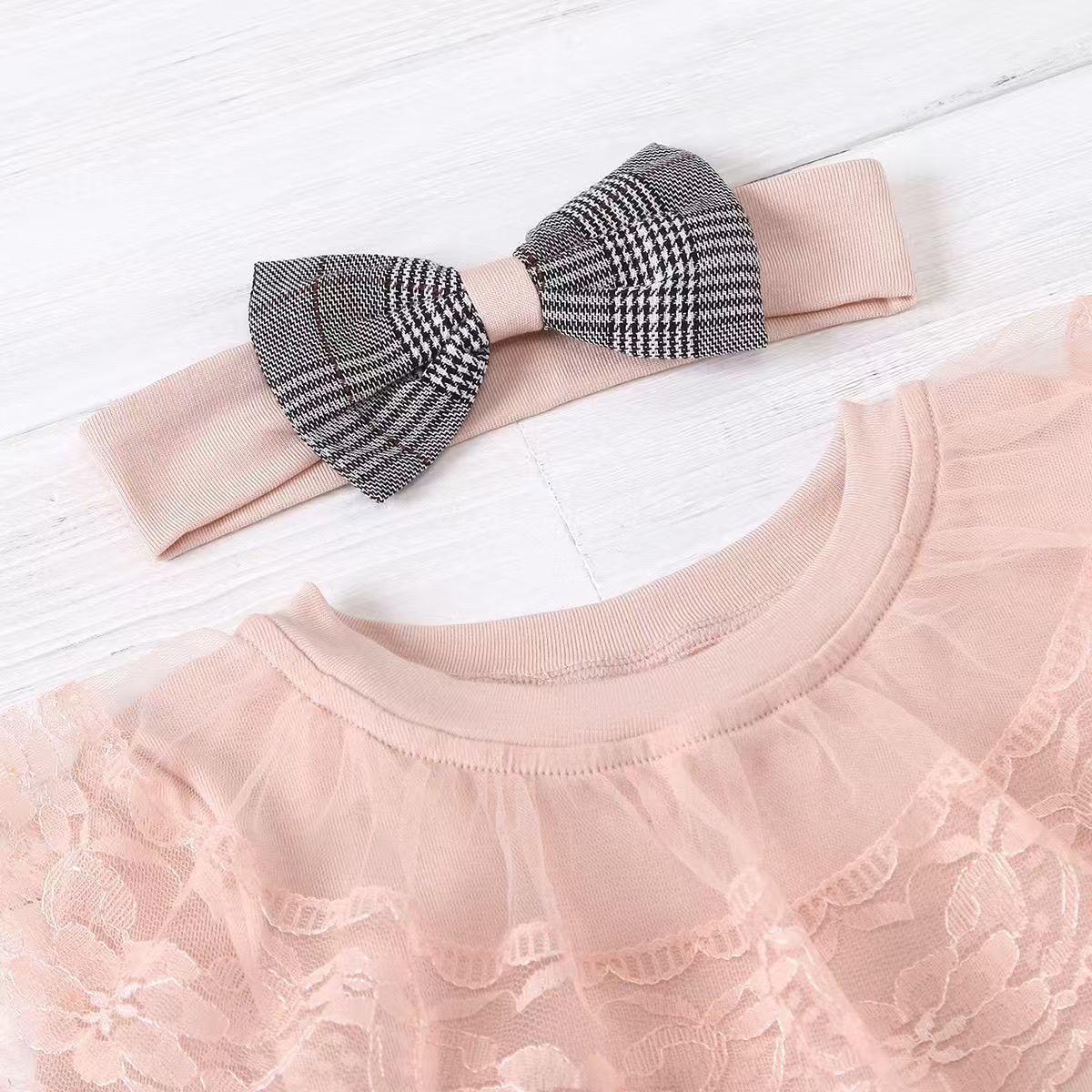 New product Children's clothing set Girls Butterfly tie hair band Lace lace top Checkered straps and skirt pants Three piece set