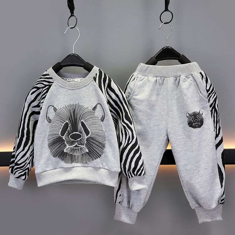 New children's hoodie and children's clothing set for babies in spring and autumn handsome and fashionable children's clothing set for boys in autumn