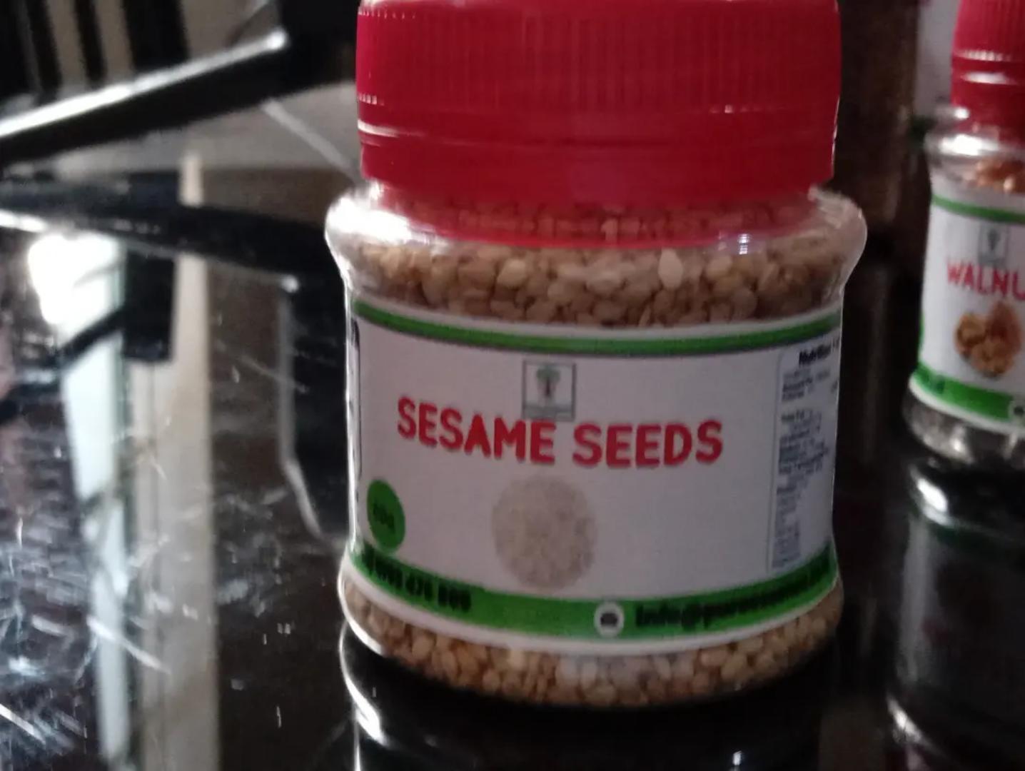 SESAME SEEDS 250G. Sesame seeds are small, flat, oval-shaped seeds that come from the sesame plant (Sesamum indicum). Known for their nutty flavor and crunchy texture, they are a popular ingredient in