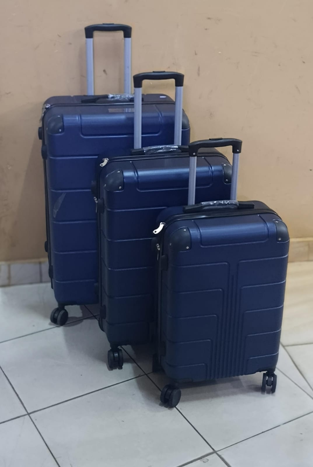 🥢UP TO 50% OFF📍🥢3 IN 1 LUXURIOUS FIBRE SUITCASE BRIEFCASE TRAVEL BAG.High-Quality Fibre Material: Durable and lightweight fiber construction ensures your belongings are secure and the bag is easy t