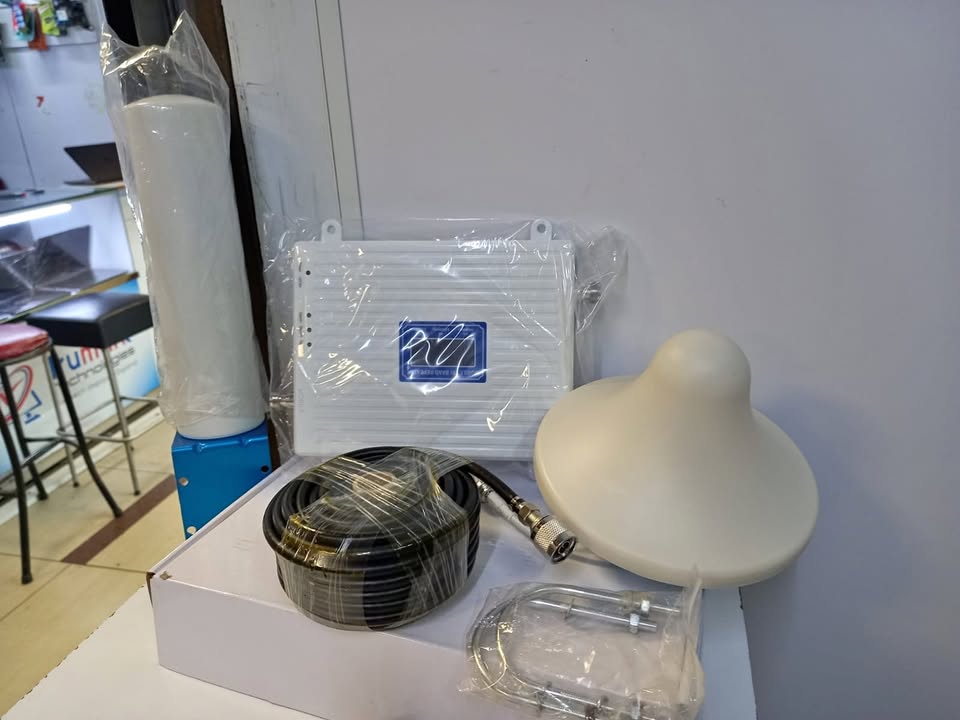 4G GSM Mobile Cell Phone Network Signal Booster