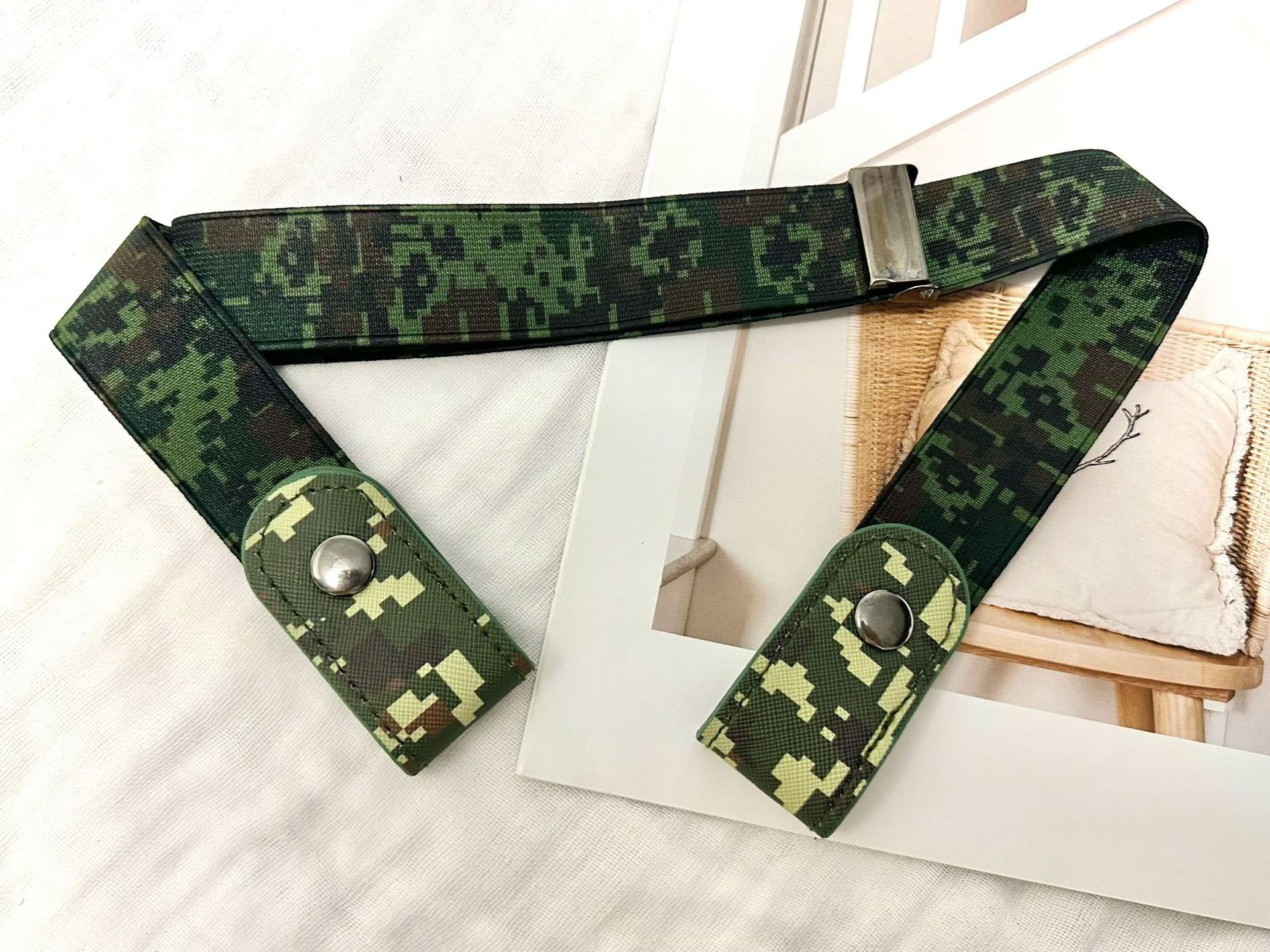 Canvas Adjustable Elastic Waist Band Invisible Belt Buckle-Free Belts for Women Men Jean Pants Dress No Buckle Easy To Wear