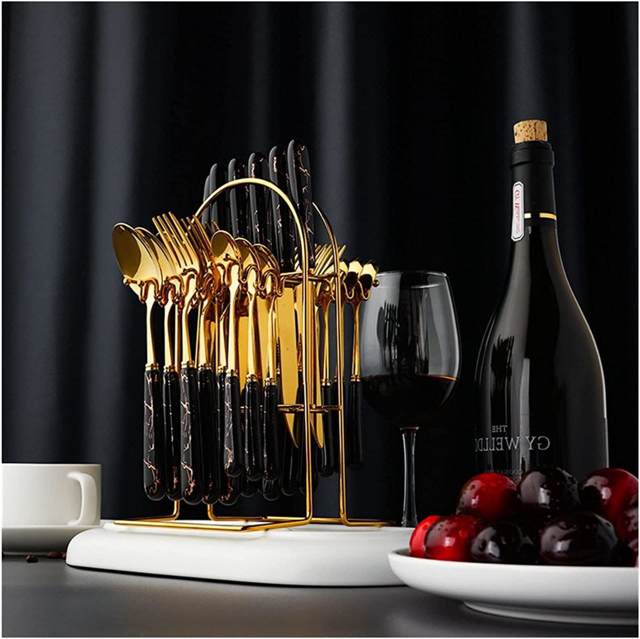 24 Pieces Deluxe Gold Knife and Fork Cutlery Set Kitchen Utensils Table Spoon Set Stainless Steel Rustproof Material Easy to Clean Comfortable Grip Nice Appearance