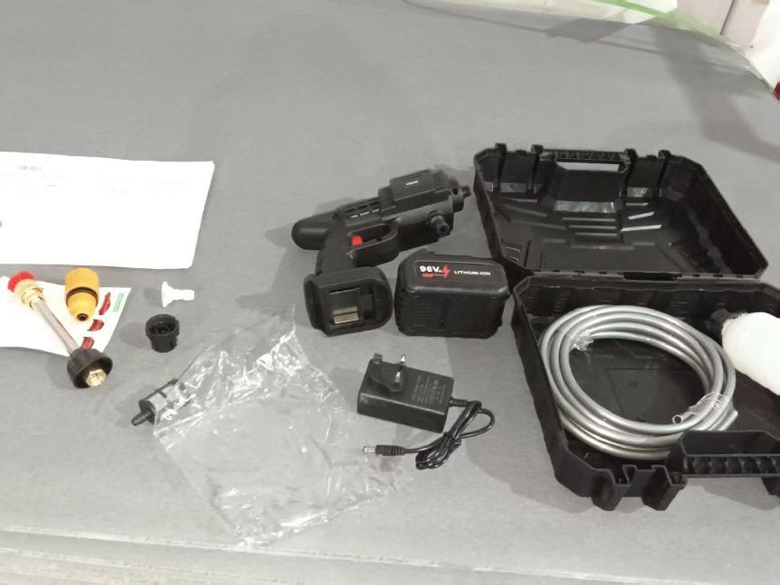 High quality  18000mAh Battery operated high pressure electric portable washer Pressure 30Bar 6 in 1 nozzle high pressure washer gun for car, home and garden Foam canister and hose