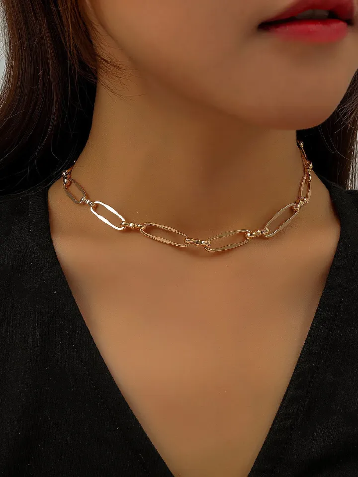 Oval metal necklace European and American punk style Personalized simple necklace Can be worn by men and women