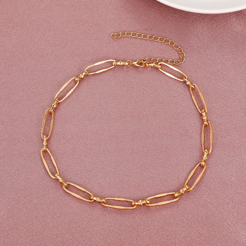Oval metal necklace European and American punk style Personalized simple necklace Can be worn by men and women