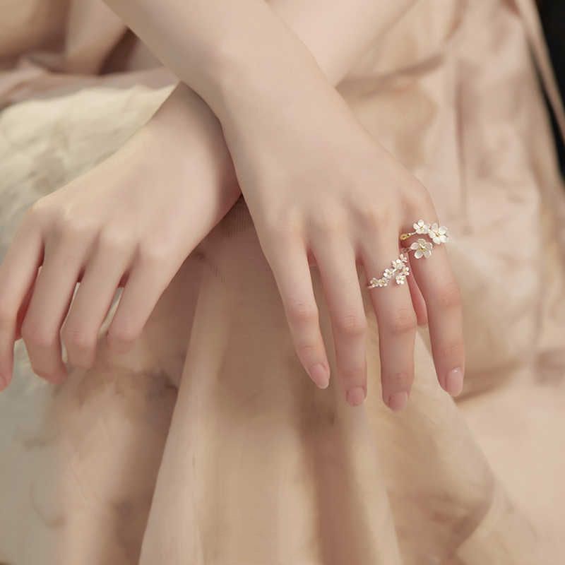 Two-piece set Three-dimensional flowers Silver camellia ring Open ring Medieval vintage camellia ring