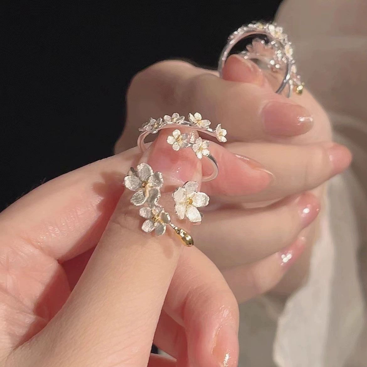 Two-piece set Three-dimensional flowers Silver camellia ring Open ring Medieval vintage camellia ring