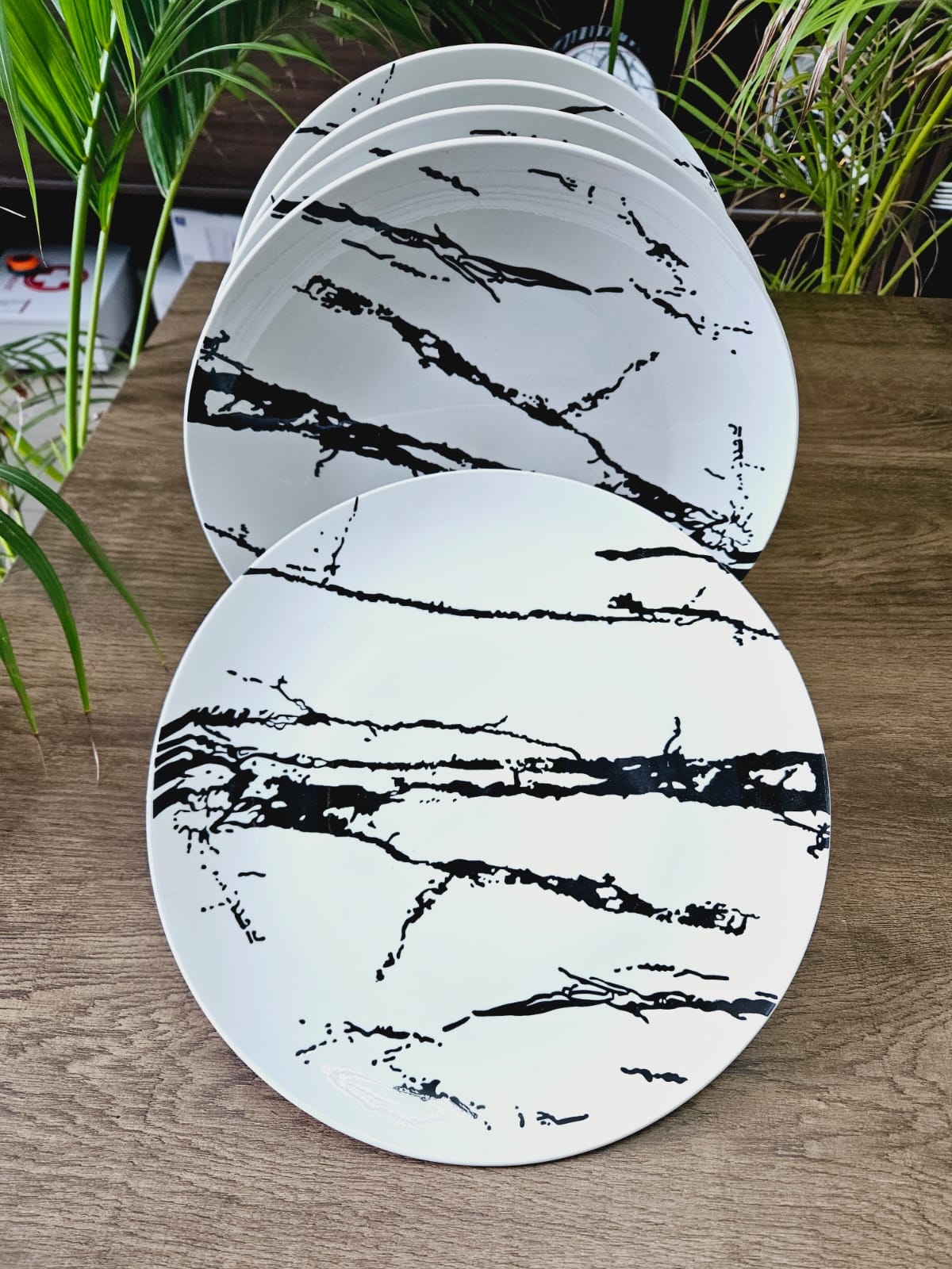 Ceramic 6 Pcs BLACK & WHITE plates, Beautiful dinner plates, Set of 6 pcs, Easy to clean, Microwave safe, Perfect for gifting
