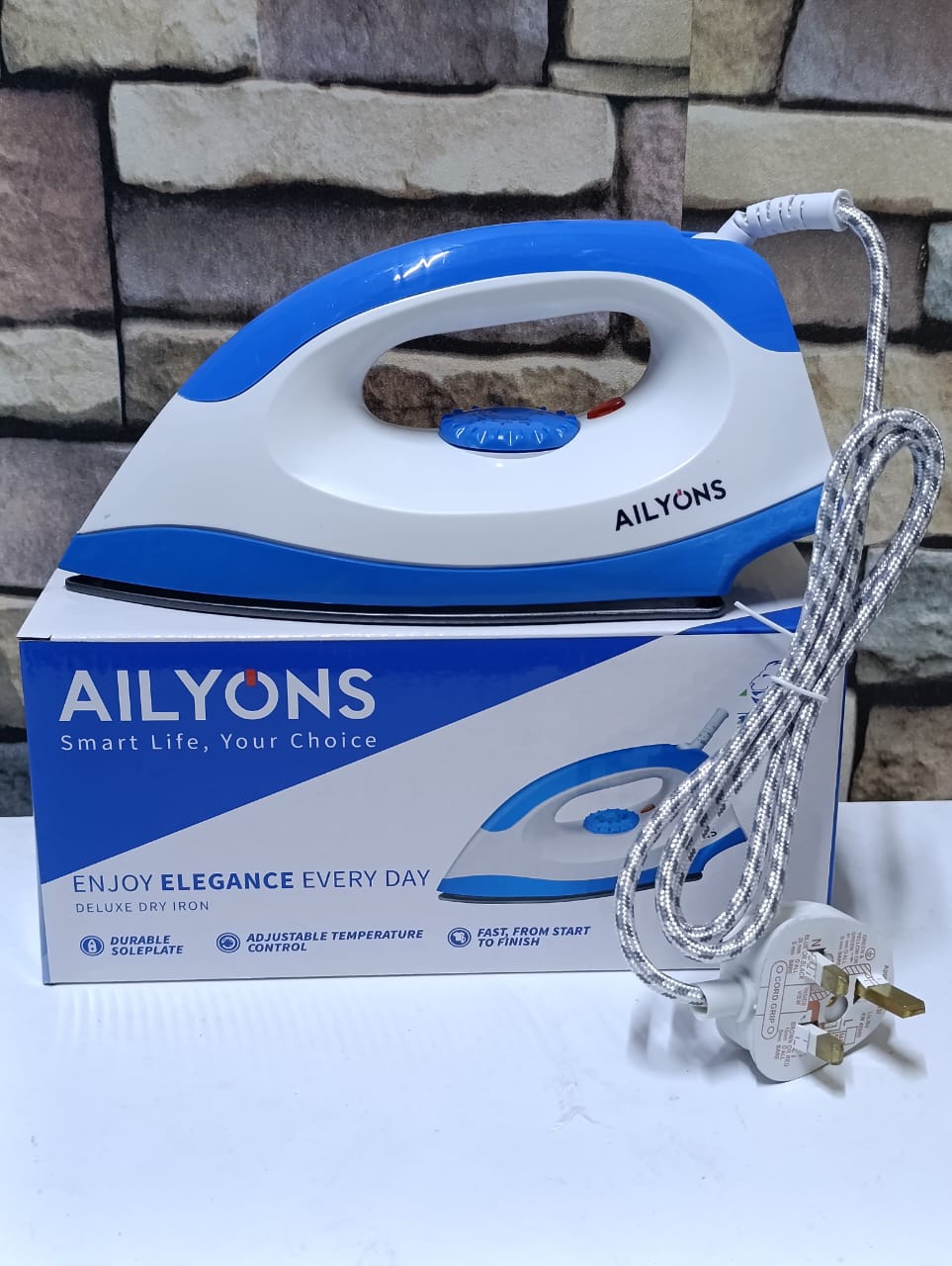Ailyons dry  electric iron box ; Beat the creases and look sharp with this steam iron box.