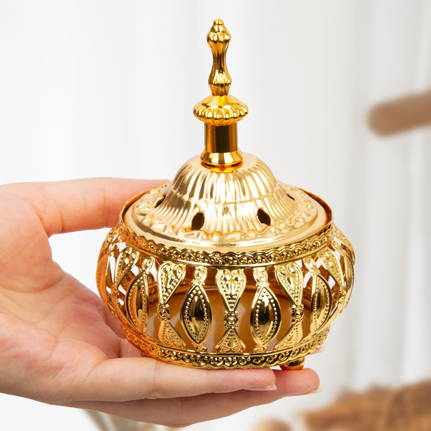 Golden Incense Holder, Frankincense Charcoal Incense Resin Stand, Bakhoor Incense Burner, Ideal for Aromatherapy Yoga Spa, Home Christian Church Censer