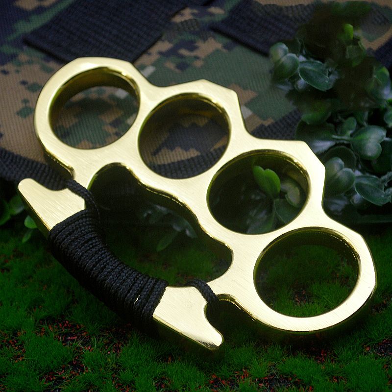 This aluminum alloy toy integrates the functions of a beer opener, a window - breaking tool, and a self - defense knuckle, making it a powerful outdoor protection device.