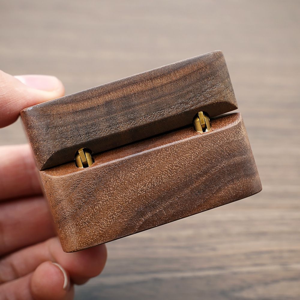 Proposal wooden jewelry box small portable Rings, stud earrings, pendants, mini accessories Product storage box