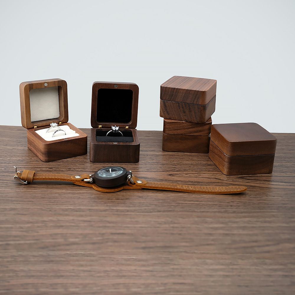 Proposal wooden jewelry box small portable Rings, stud earrings, pendants, mini accessories Product storage box