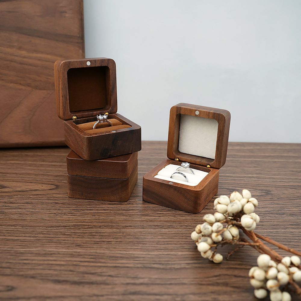Proposal wooden jewelry box small portable Rings, stud earrings, pendants, mini accessories Product storage box