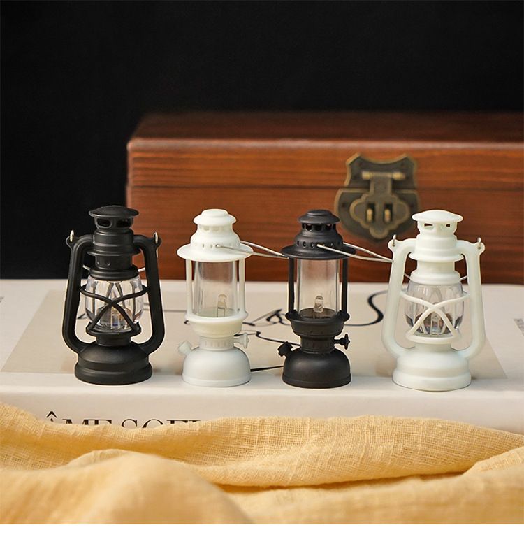 Mini Retro Simulated Night Light, LED Electronic Candle Light, Portable Lantern, Decorative Ambience Hanging Ornament, Desktop Decoration Ornament